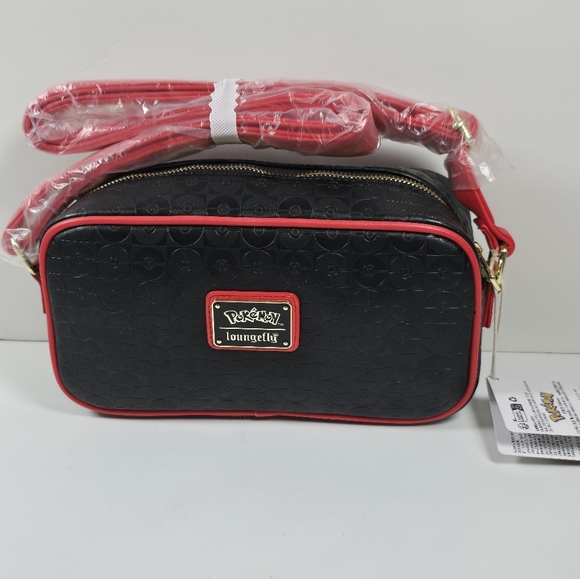 Loungefly Pokemon Leading the Team Crossbody Bag Pikachu & Friends Purse NWT - Picture 2 of 4